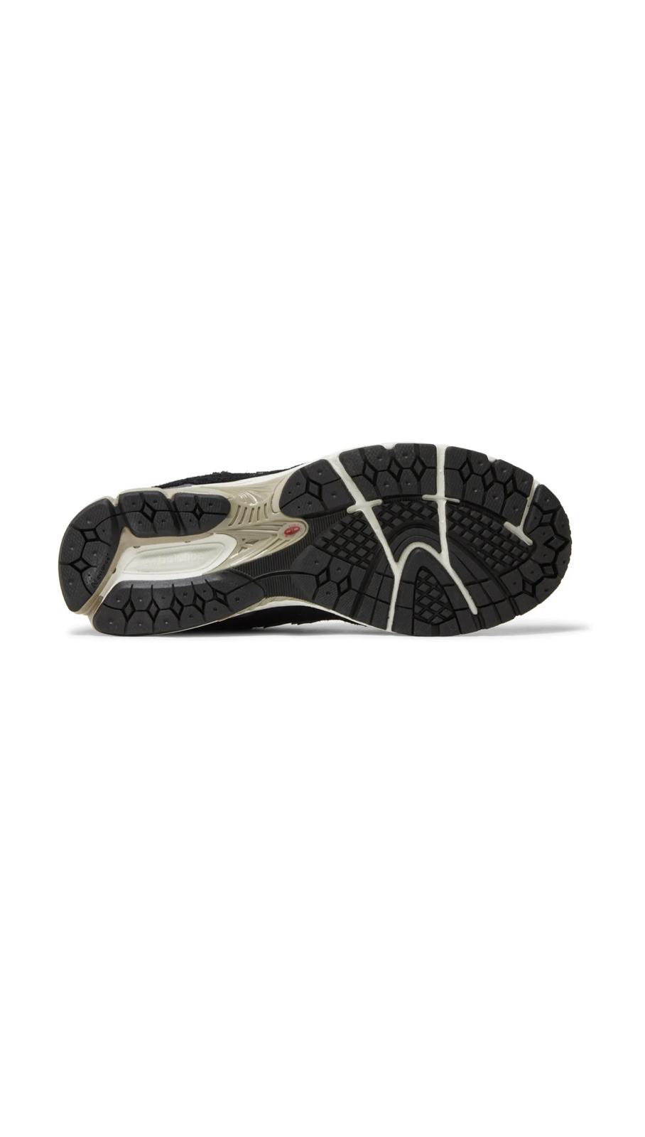New Balance 2002r Black Grey